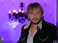 Ján Ďurovčík s Jozefom Bednárikom spolupracoval na mnohých inscenáciách. V markizáckej šou Let's Dance sedeli za jedným porotcovským stolom. 