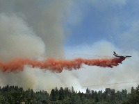 Lesný požiar sa rozšíril aj do Yosemitského národného parku