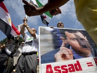 Protestujúci pred Bielym Domom vyjadrili svoj nesúhlas s režimom Asada