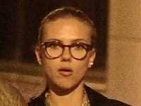 Scarlett Johansson po boku snúbenca Romaina Dauriaca vyzerala ako tuctovka z ulice.