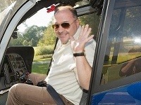 Michal David sa presúval helikoptérou. Vystúpenie nakoniec kvôli nehode neodohral. Michal David sa presúval helikoptérou. Vystúpenie nakoniec kvôli nehode neodohral.