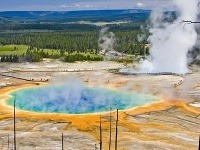 Yellowstone je najstarší národný park planéty, pod ktorého povrchom drieme netušená sila prírody.