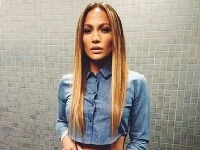 Jennifer Lopez sa aj v zrelom veku môže pochváliť zvodným bruškom ako zamladi.
