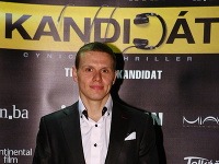 Vo vydarenom filme si zahral aj Michal Kubovčík, známy napríklad aj z jojkárskeho seriálu Panelák. 