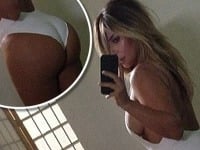 Polonahá Kim Kardashian sa na webe pochválila schudnutou figúrou po pôrode.