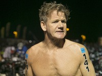 Šéfkuchár Gordon Ramsay schudol takmer 15 kíl počas príprav na triatlon.