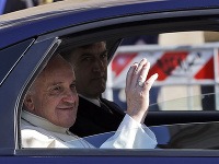 Pápež František navštívil talianskeho prezidenta Giorgia Napolitana
