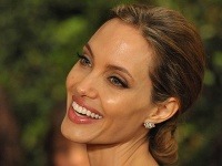 Angelina Jolie počas odovzdávania Governors Awards 2013