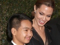 Angelina Jolie so synom Maddoxom