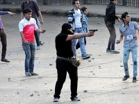 Polícia použila slzotvorný plyn, aby vyprázdnila námestie Tahrír