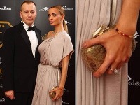 Na spoločenskej udalosti pútala Andrea Heringhová pozornosť svojim veľkým prsteňom. Žeby ju Boris Kollár požiadal o ruku? 