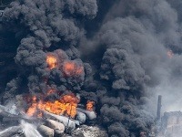 Po požiari cisternového vlaku s ropou sú stále nezvestné desiatky ľudí