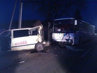 V zdemolovanom mikrobuse zahynul človek V zdemolovanom mikrobuse zahynul človek
