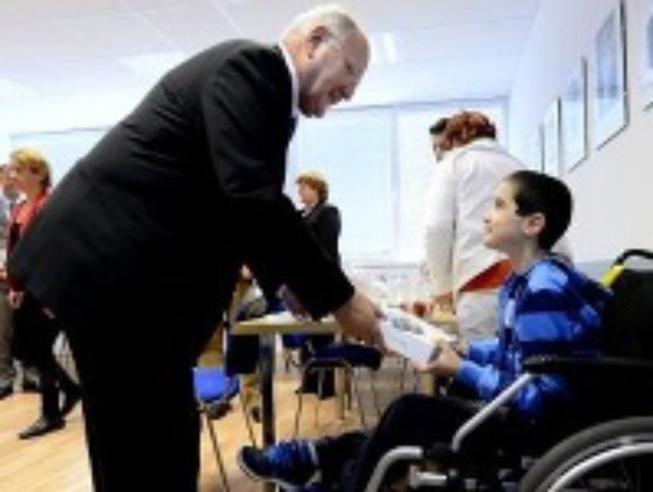 Čaplovič odovzdal detským pacientom v DFN nové tablety