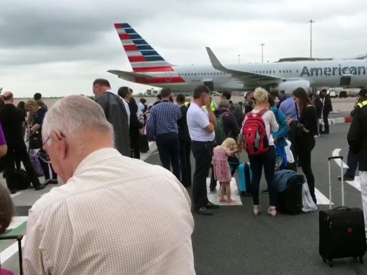 Terminál manchesterského letiska evakuovali pre podozrivú batožinu