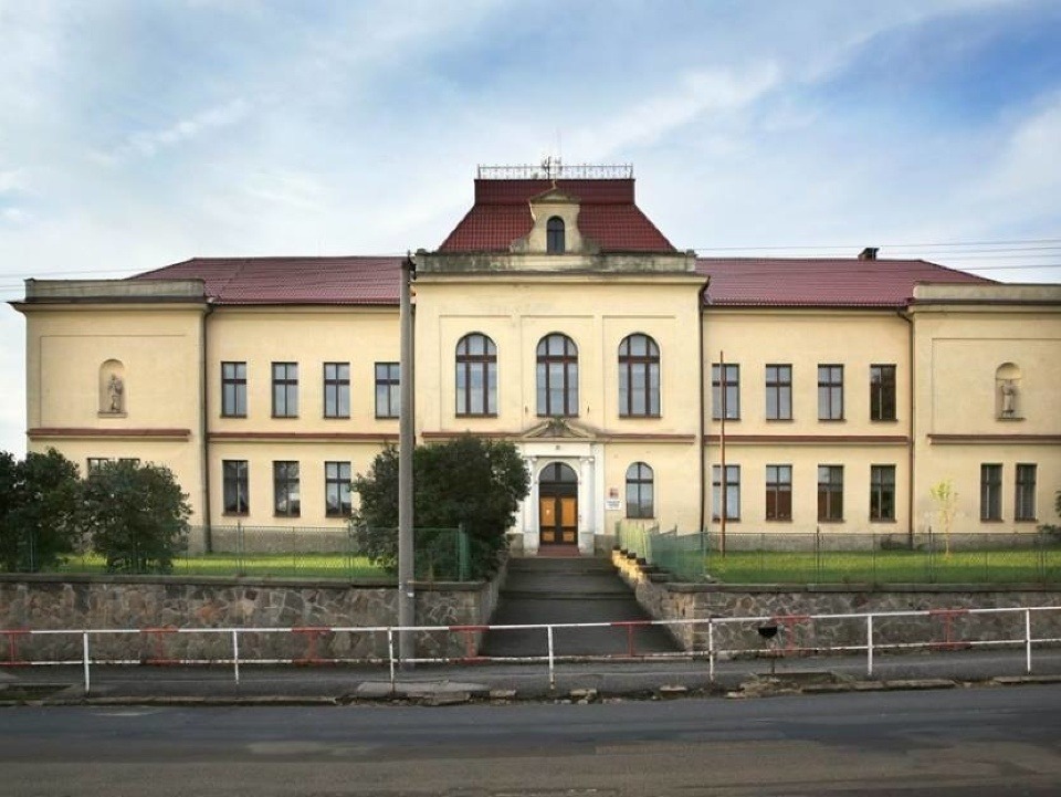 Základná škola Kamenné Žehrovice