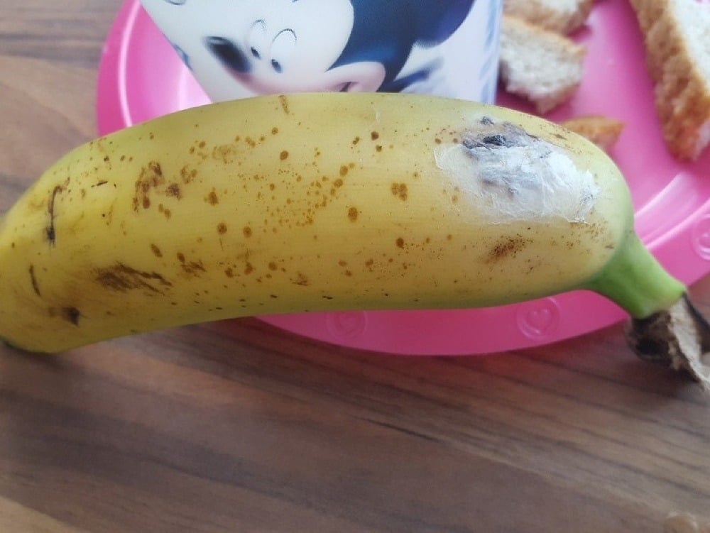 Pozor na pavučiny na banánoch.