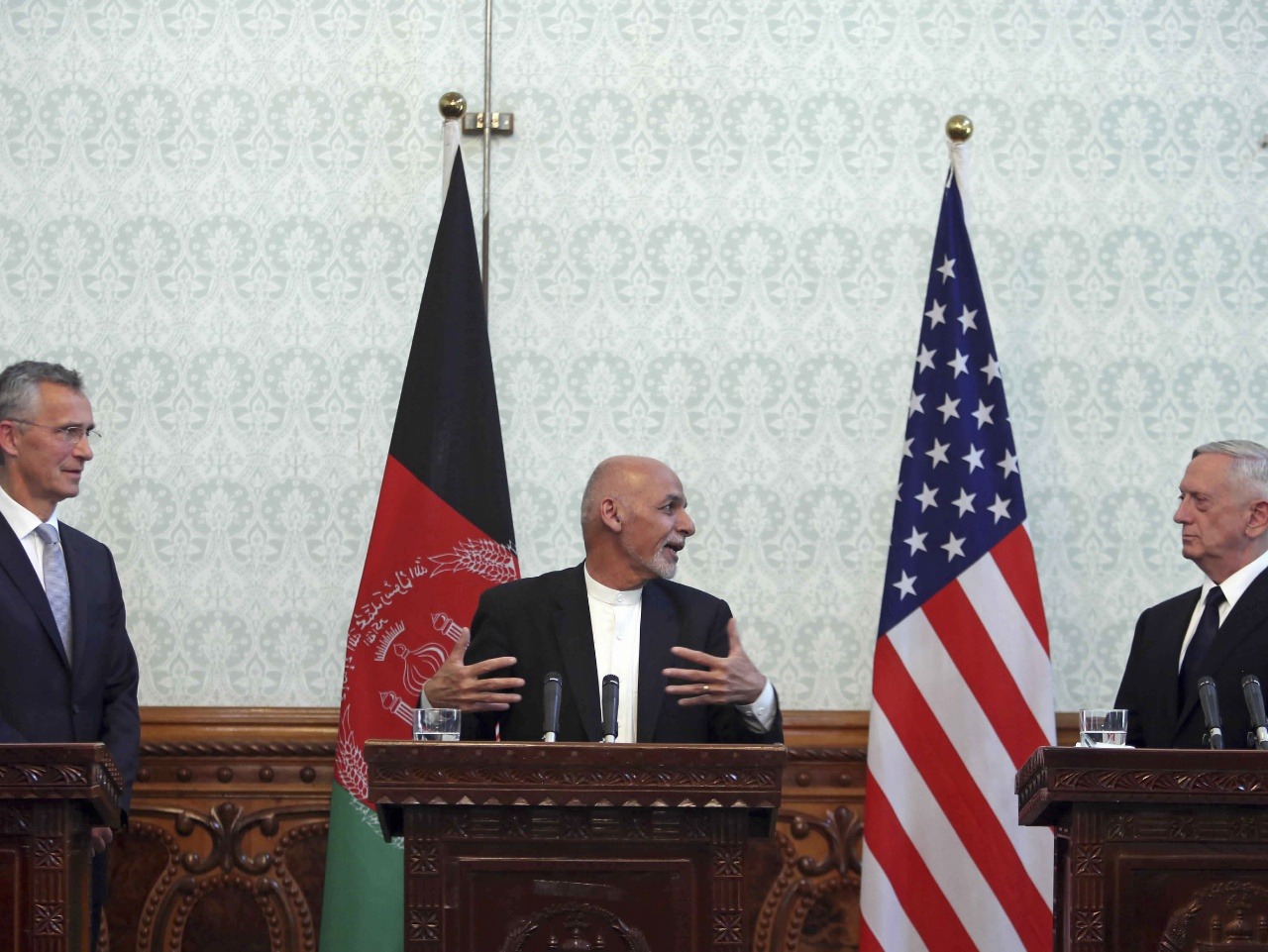 Jens Stoltenberg, Ashraf Ghani a Jim Mattis