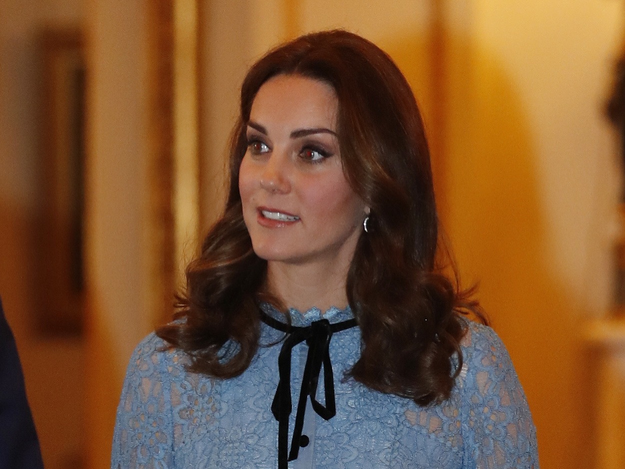 Vojvodkyňa Kate nosí pod srdcom svoje tretie dieťatko. 