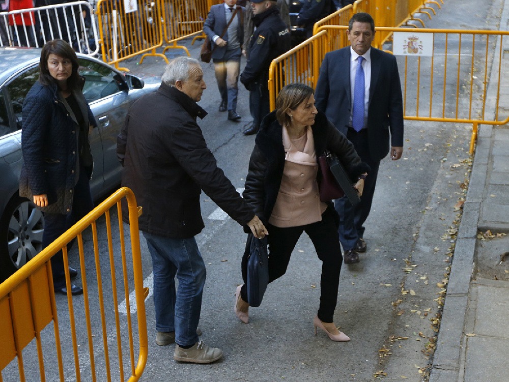 Katalánski poslanci predstúpia pred súd.