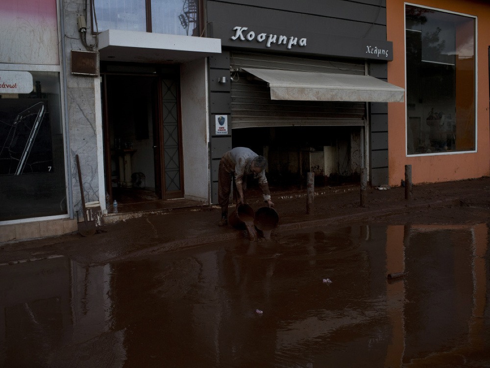 Atény zasiahli smrtiace povodne