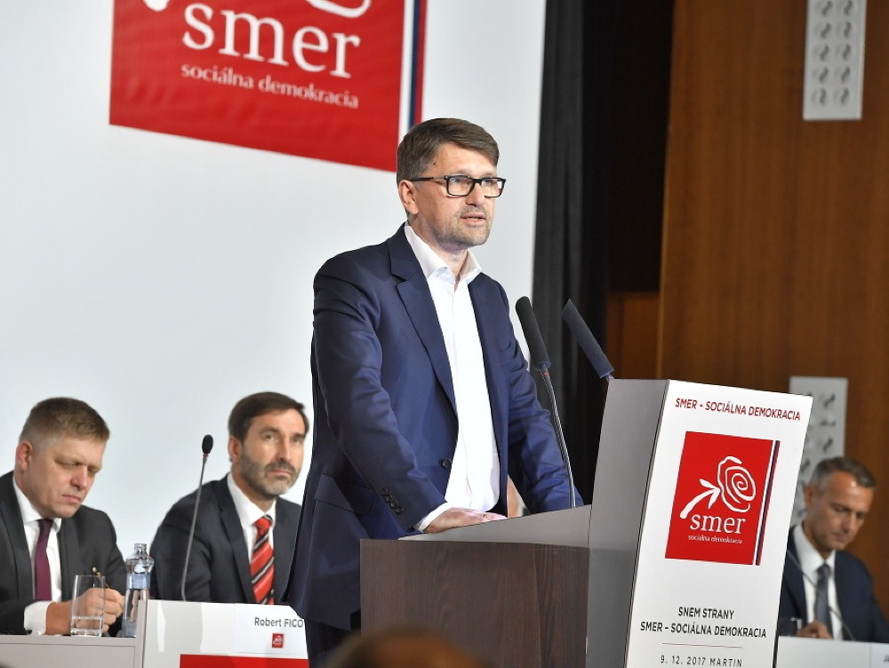 Na snímke bývalý podpredseda strany SMER-SD a minister kultúry SR Marek Maďarič vystupuje na sneme strany Smer.