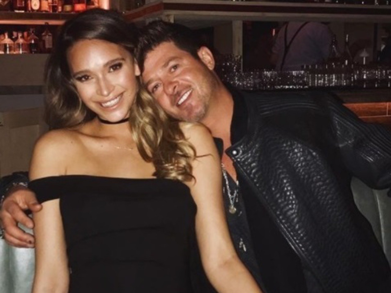 April Love Geary a Robin Thicke.