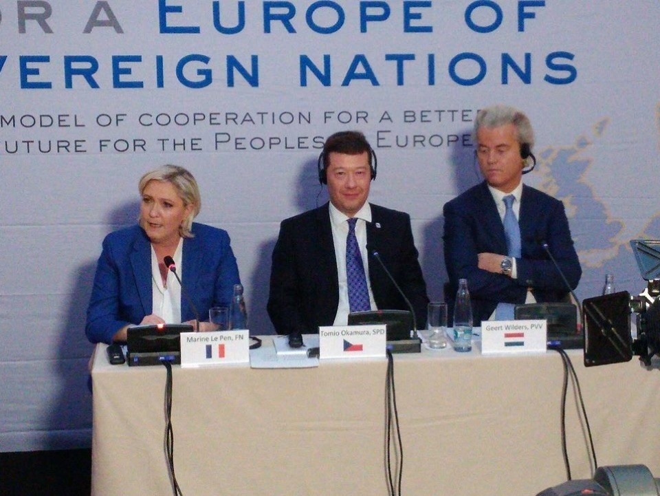 Zľava: Marine Le Penová, Tomio Okamura a Geert Wilders