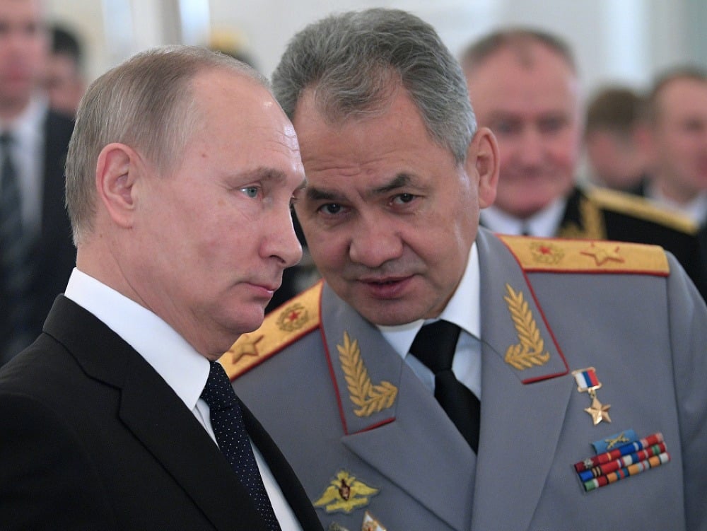 Vladimir Putin a Sergei Shoigu