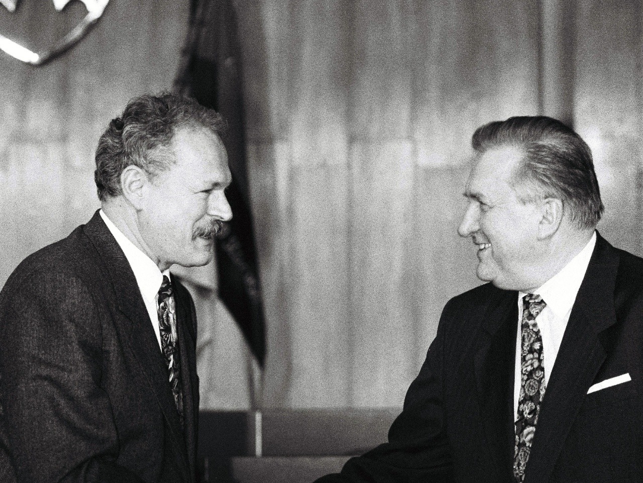 Poslanci NR SR zvolili 15. februára 1993 v Bratislave Michala Kováča  za prezidenta Slovenskej republiky.  