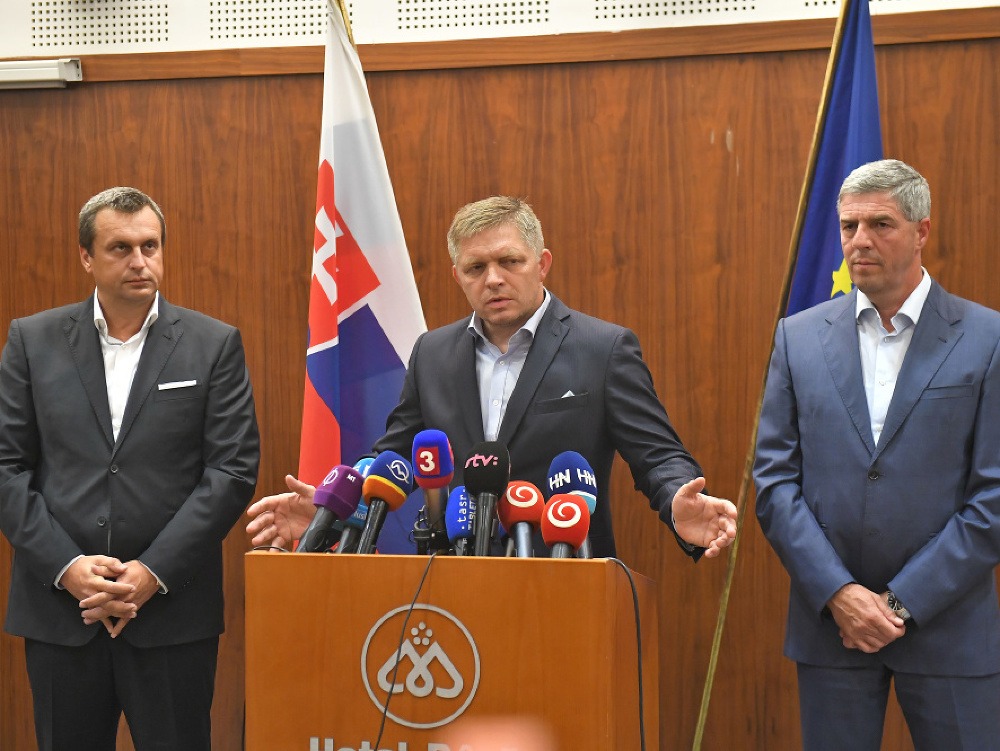 Koaličná rada v zložení Andrej Danko, Róbert Fico a Béla Bugár