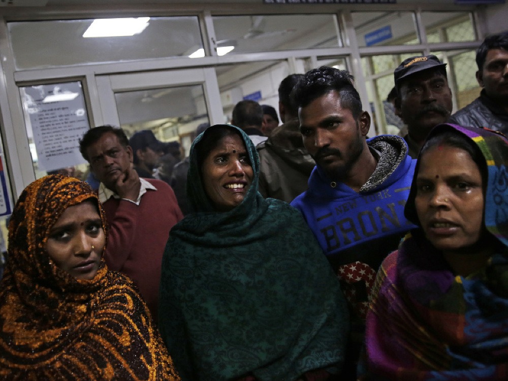 Pri požiari v továrni v Naí Dillí zahynulo najmenej 17 ľudí
