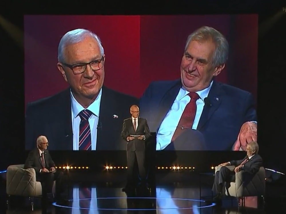 Kandidáti na prezidentské kreslo Miloš Zeman a Jiří Drahoš sa stretli zoči-voči v prvej debate