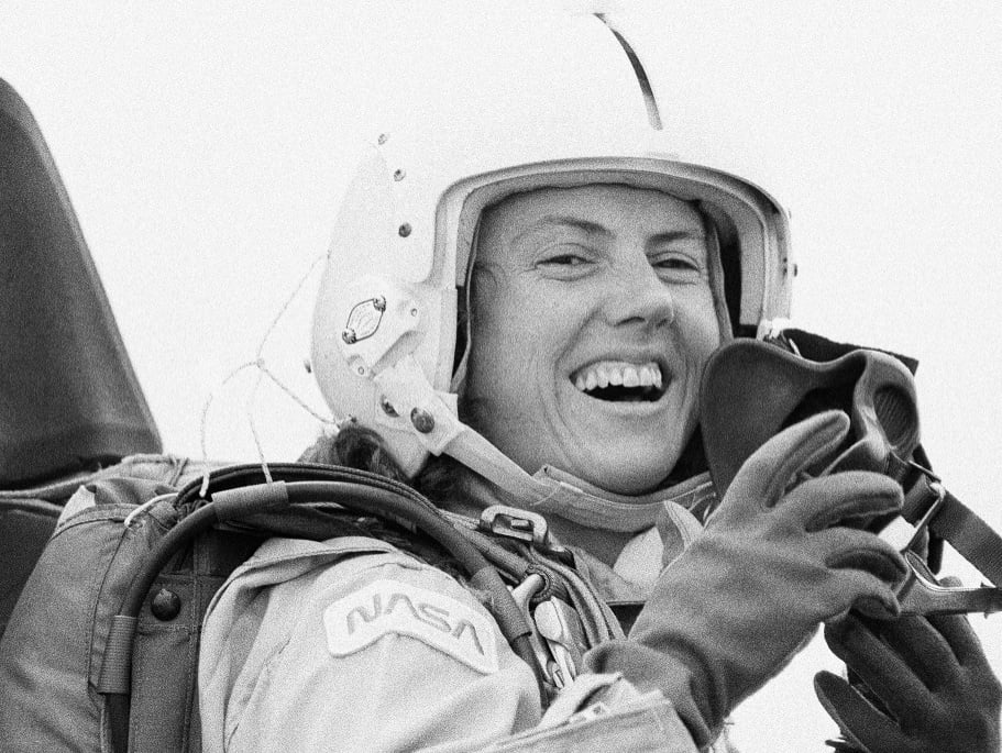 Christa McAuliffová, členska posádky Challengeru