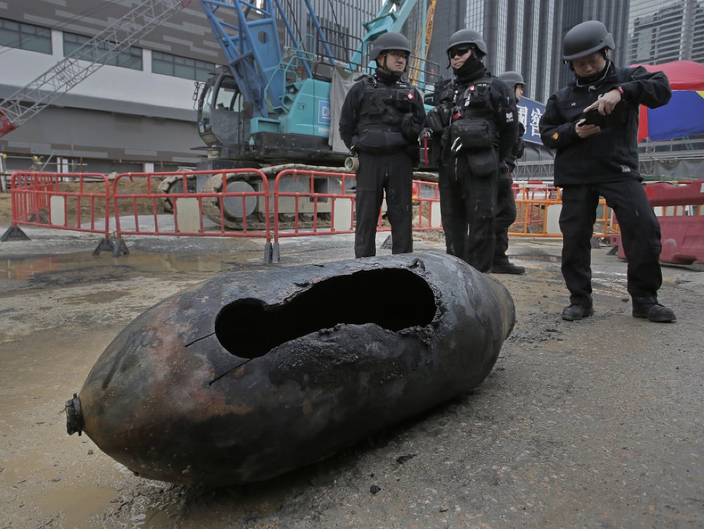 V Hong Kongu zneškodnili bombu