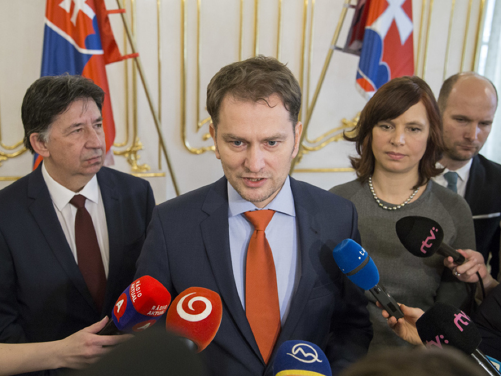 Igor Matovič, v pozadí Ján Budaj, Veronika Remišová a Gábor Grendel