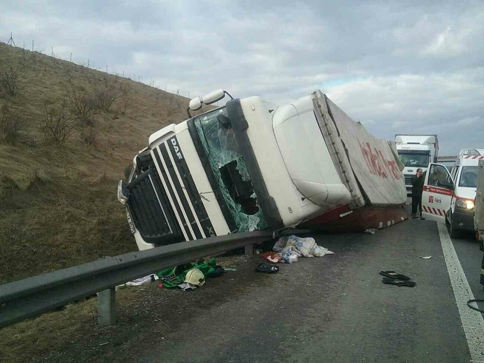 Tragická dopravná nehoda na diaľnici D1 v Považskej Bystrici smerom na Bratislavu 