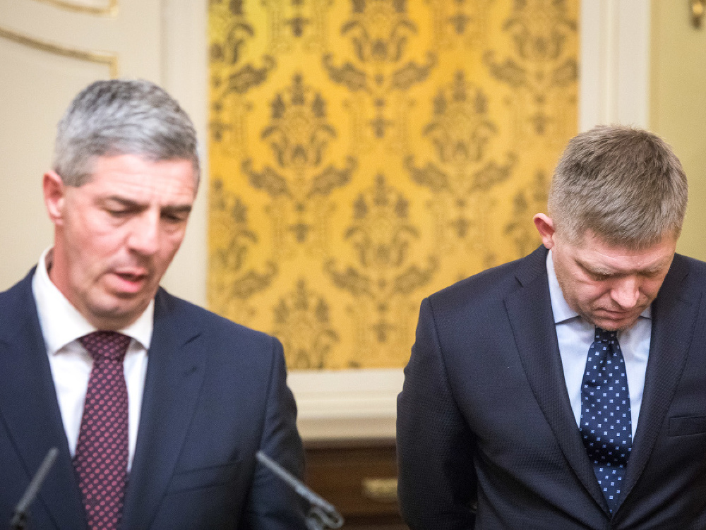 Zľava: Podpredseda NR SR a predseda strany Most-Híd Béla Bugár a premiér SR a predseda strany Smer-SD Robert Fico