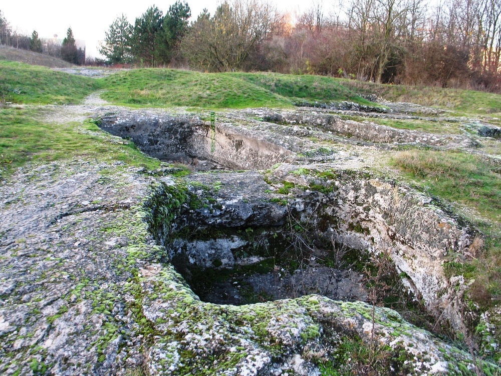 Najväčšou raritou Dudiniec sú tzv. rímske kúpele.