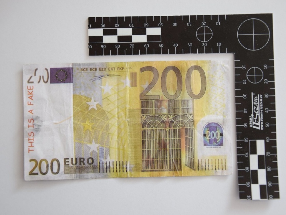Traja muži z Popradu sfalšovali 200-eurovú bankovku 