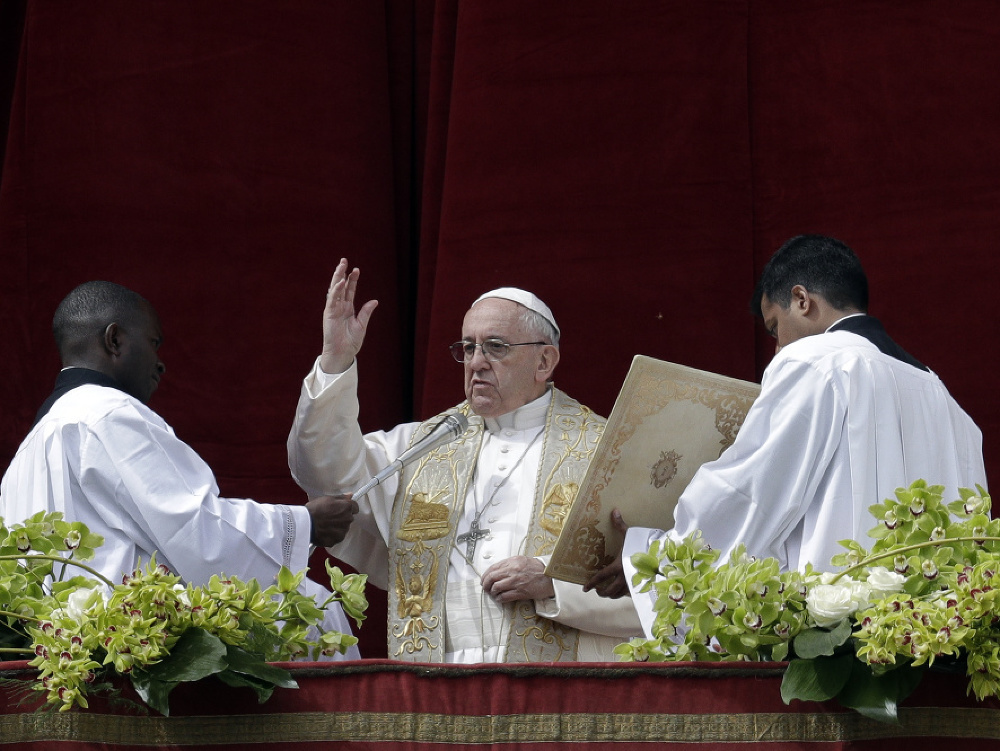 Pápež František počas udelenia požehnania Mestu a svetu 