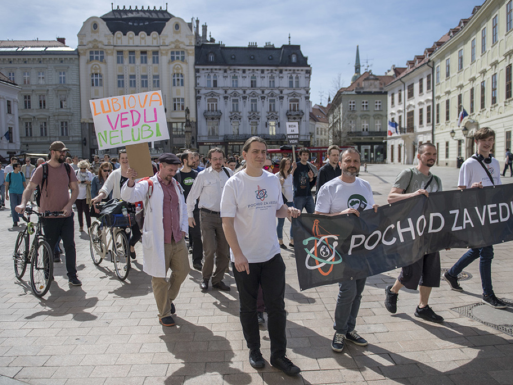 Pochod za vedu v Bratislave