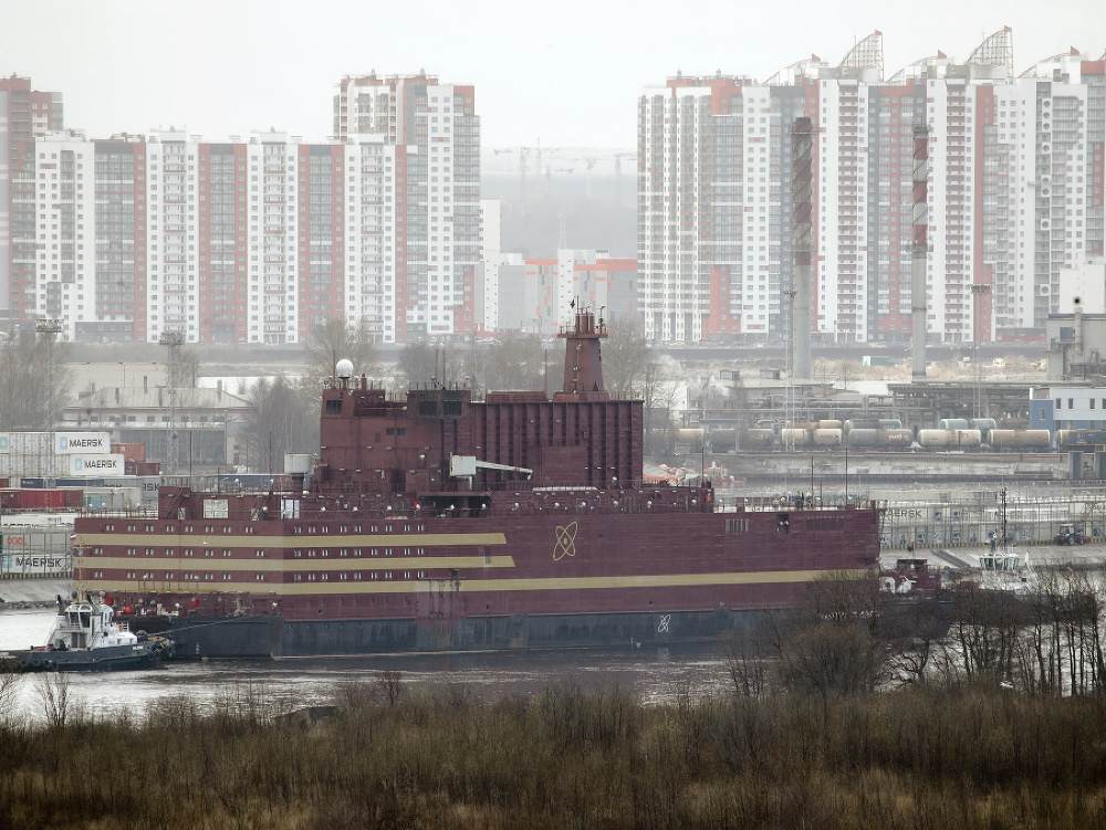 Rusko vypustilo na more plávajúcu jadrovú elektráreň