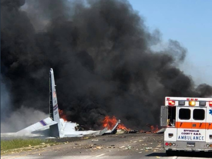Pri letisku v štáte Georgia sa zrútilo vojenské nákladné lietadlo