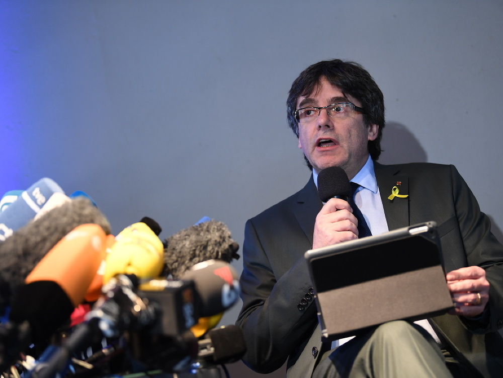 Líder katalánskych separatistov Carles Puigdemont. 