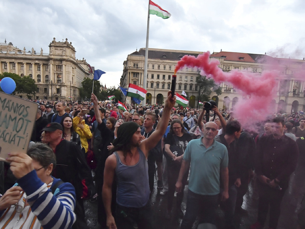 Masové demonštrácie v Budapešti.