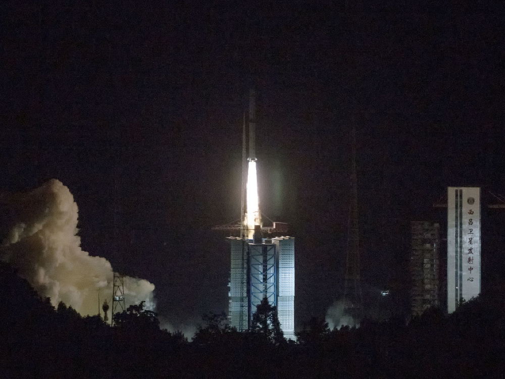 Čína vypustila v pondelok do vesmíru družicu