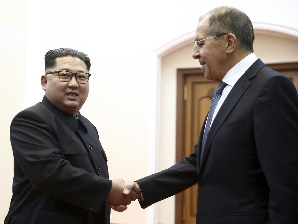 Kim Čong-un a Sergej Lavrov