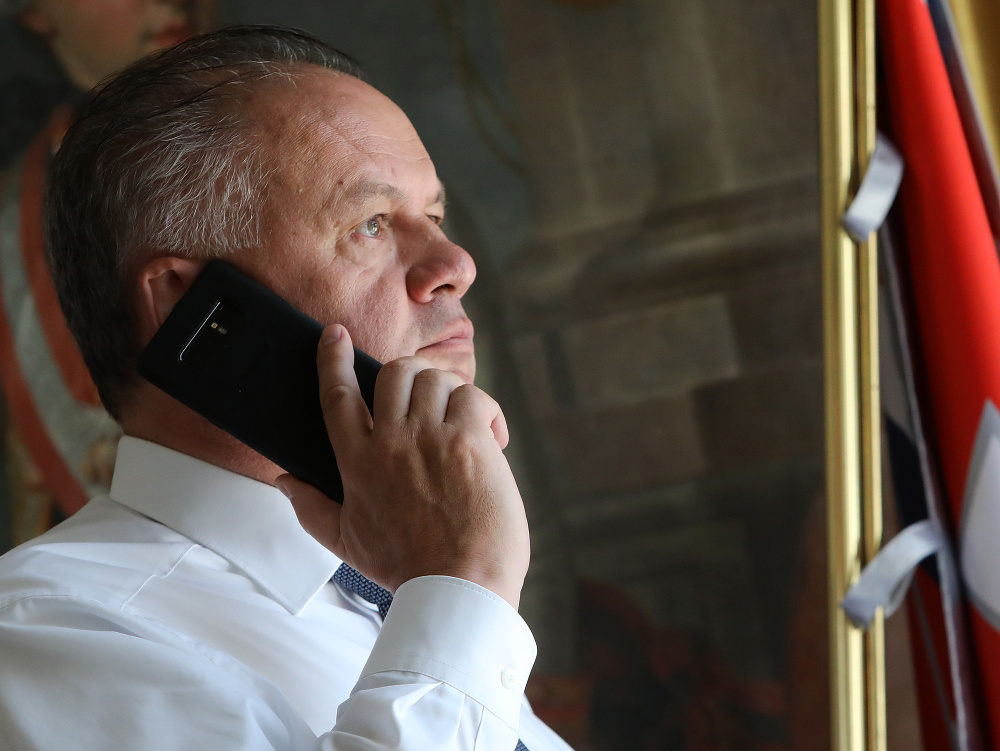 Andrej Kiska telefonoval s ministerkou.