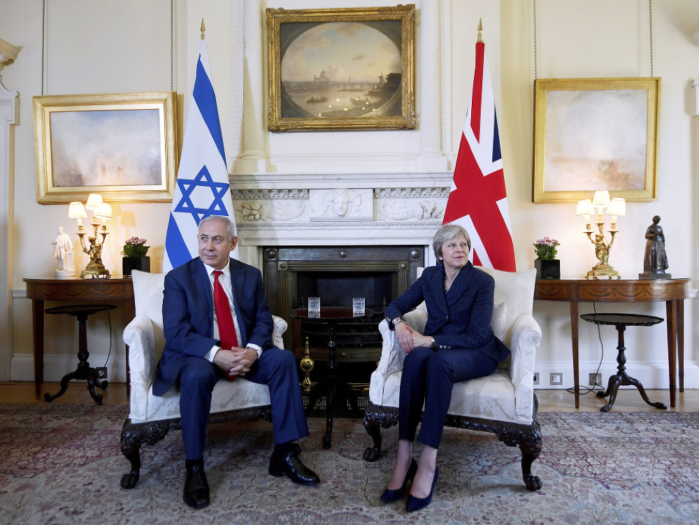 Britská premiérka Theresa Mayová a izraelský premiér Benjamin Netanjahu